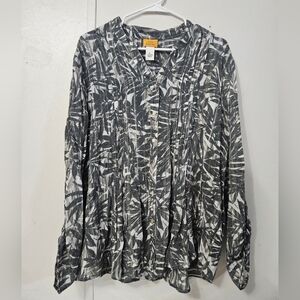 Ruby Rd. Gray Leaf Print Button Down Blouse!